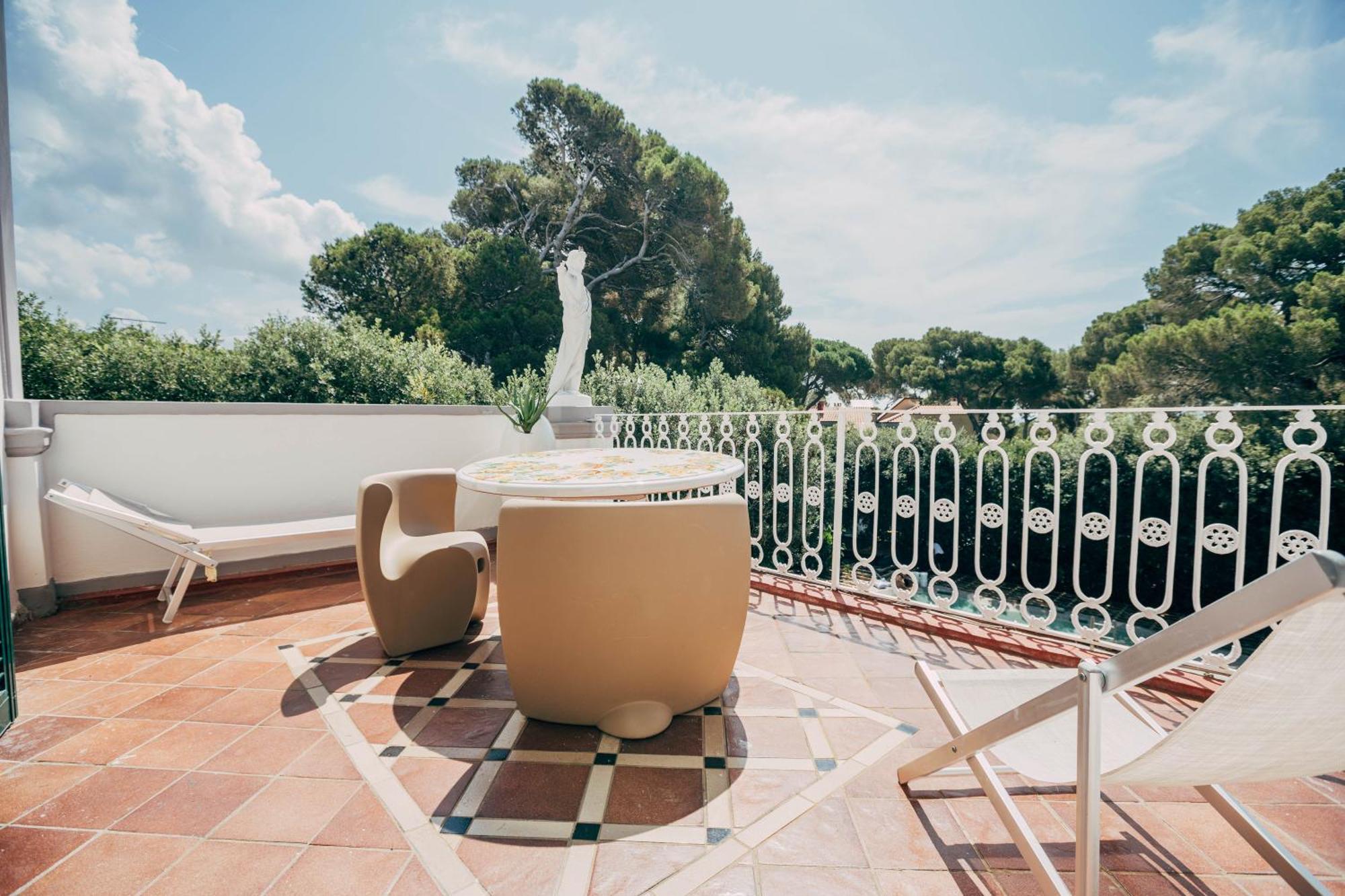 Villa Giulietta Hotel Castiglioncello Exteriör bild