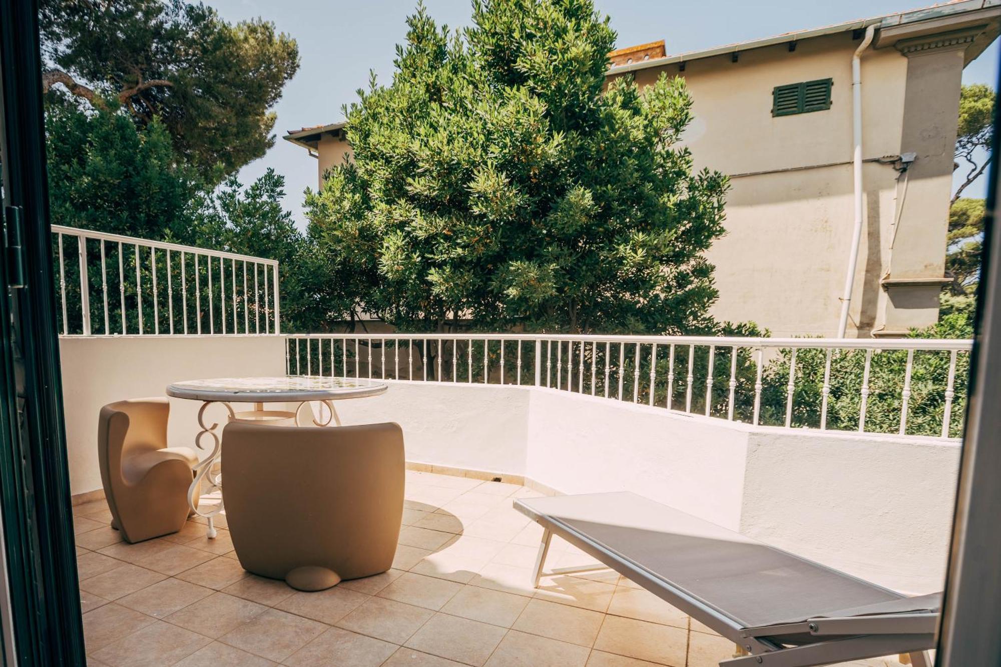 Villa Giulietta Hotel Castiglioncello Exteriör bild
